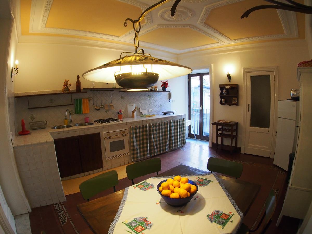 Casa Felice Nel Centro Storico, Tra Etna E Mare Apartment Catania Bagian luar foto